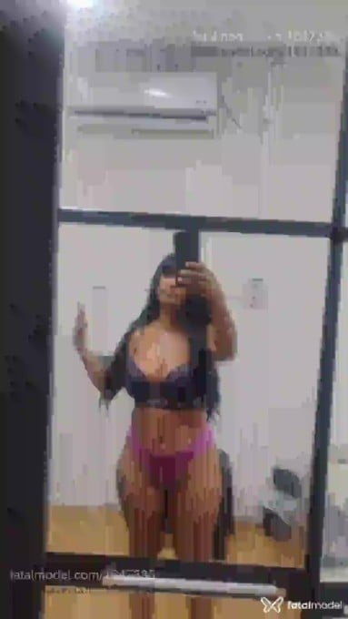 Acompanhante mulher morena (o) de olhos castanhos - Castellana Caribe