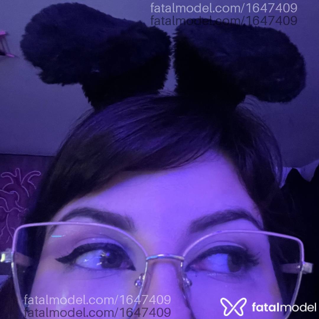 Acompanhante mulher com cabelo castanho de olhos verdes - Anita Maria