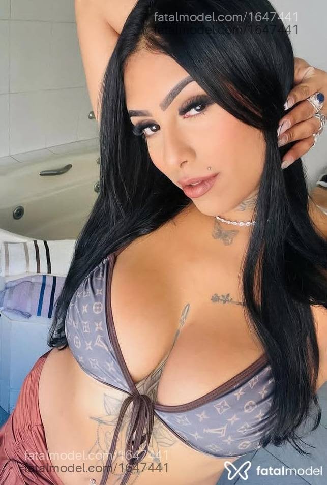 Acompanhante mulher morena (o) de olhos pretos - Fany
