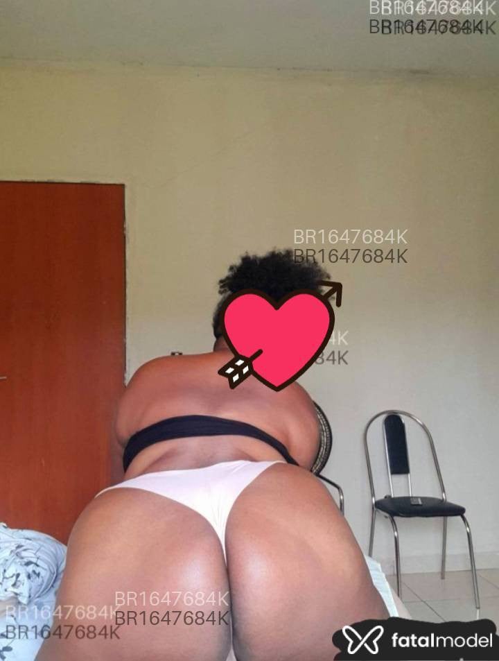 Acompanhante mulher morena (o) de olhos castanhos em Belo Horizonte - LARA Champanhe