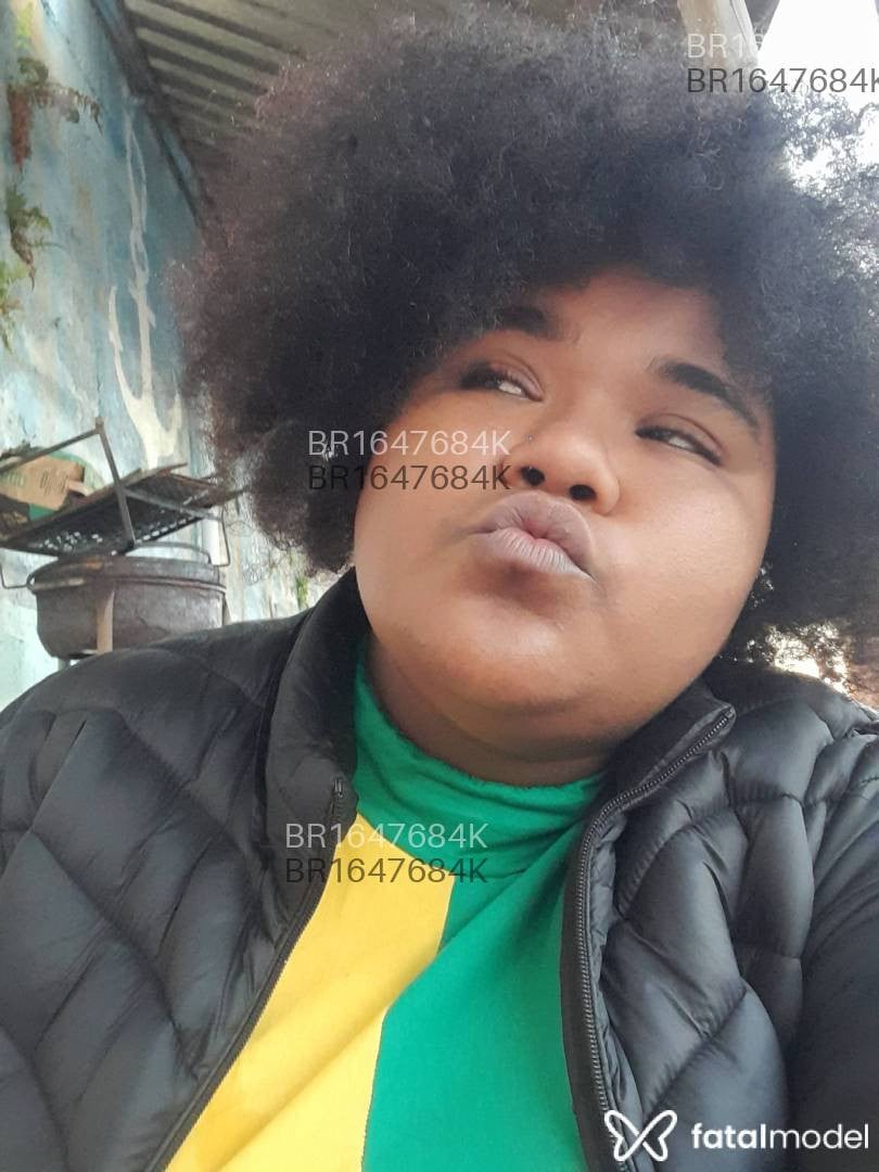 Acompanhante mulher morena (o) de olhos castanhos em Belo Horizonte - LARA Champanhe