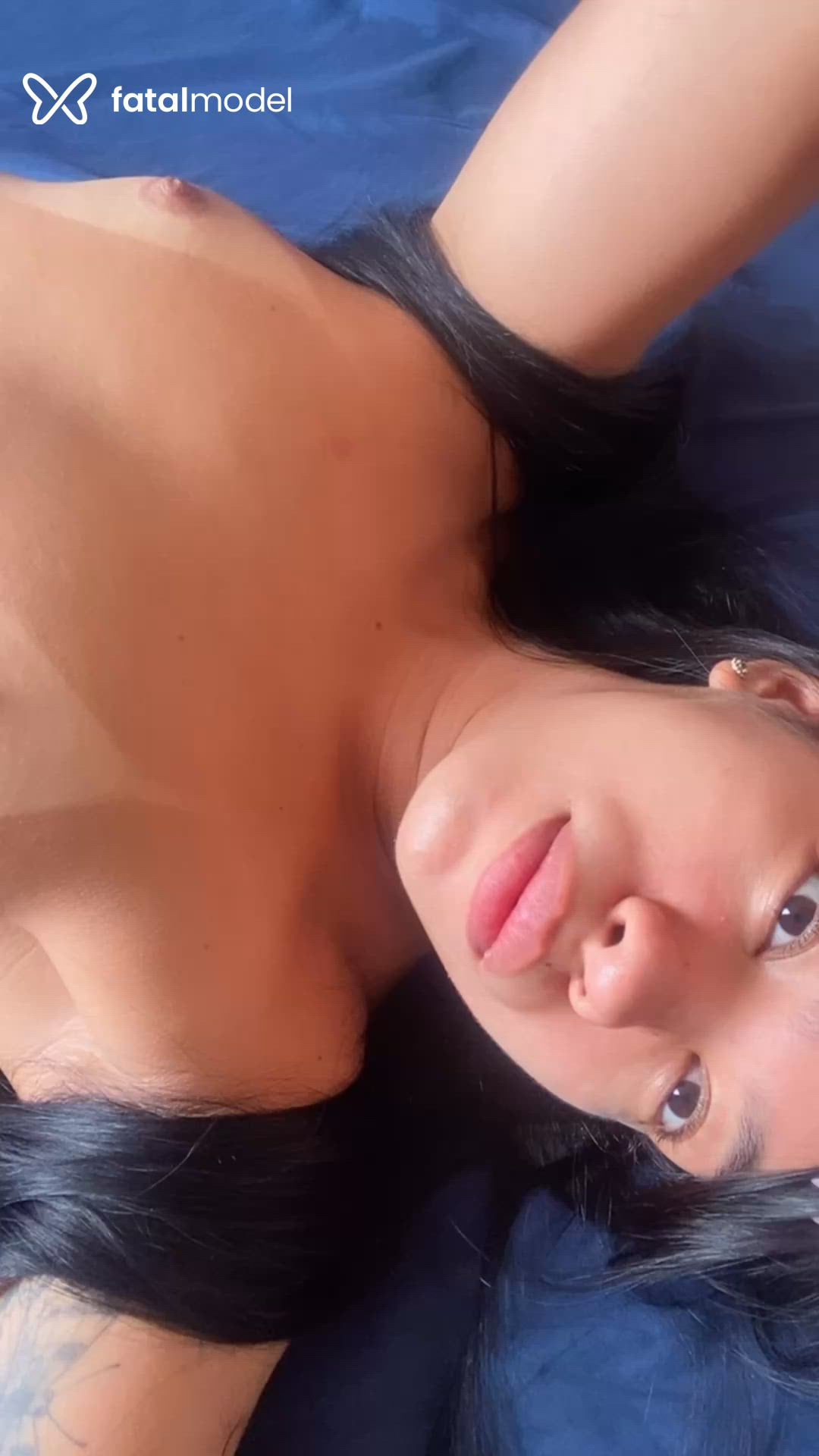 Acompanhante mulher morena (o) de olhos pretos - Karina