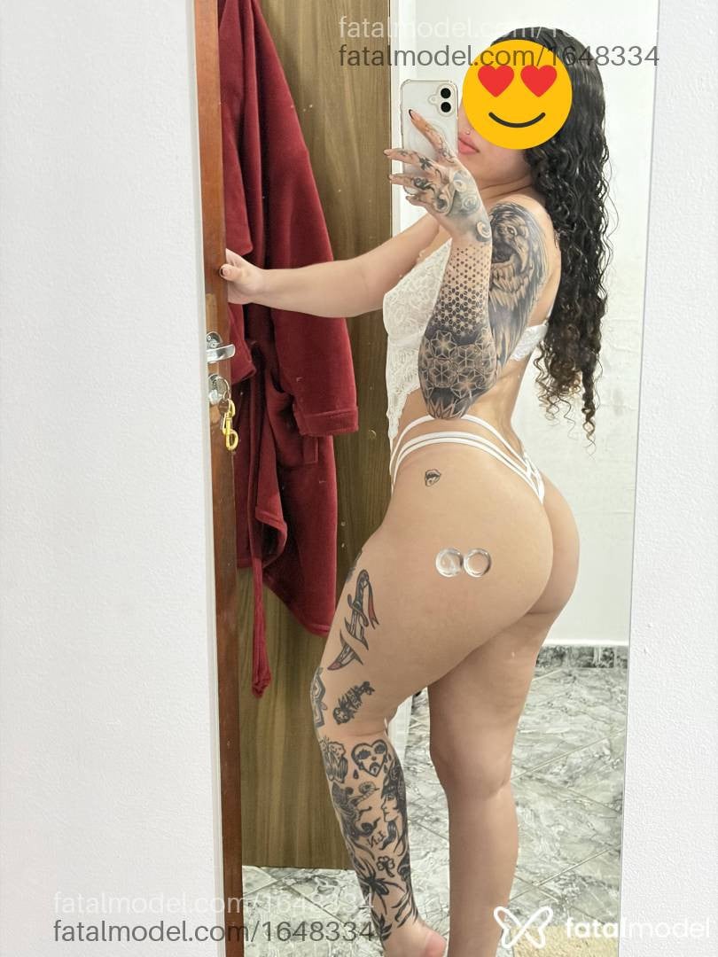 Acompanhante mulher com cabelo castanho de olhos castanhos - Liz Alencar