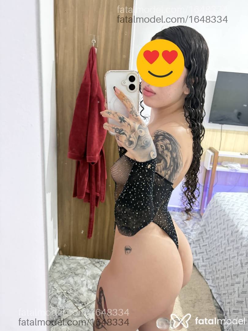 Acompanhante mulher com cabelo castanho de olhos castanhos - Liz Alencar
