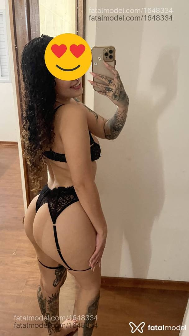 Acompanhante mulher com cabelo castanho de olhos castanhos - Liz Alencar