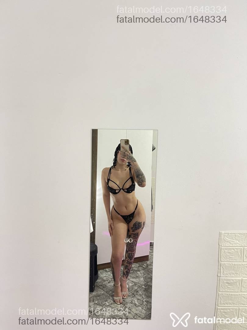 Acompanhante mulher com cabelo castanho de olhos castanhos - Liz Alencar