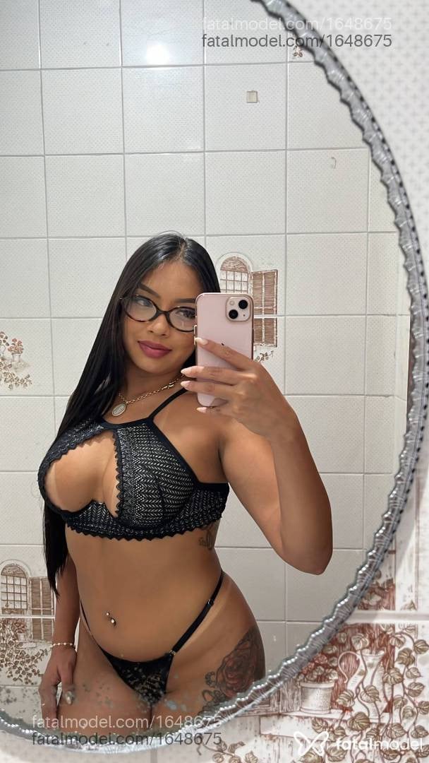 Acompanhante mulher morena (o) de olhos castanhos em Balneário Camboriú - Suzan