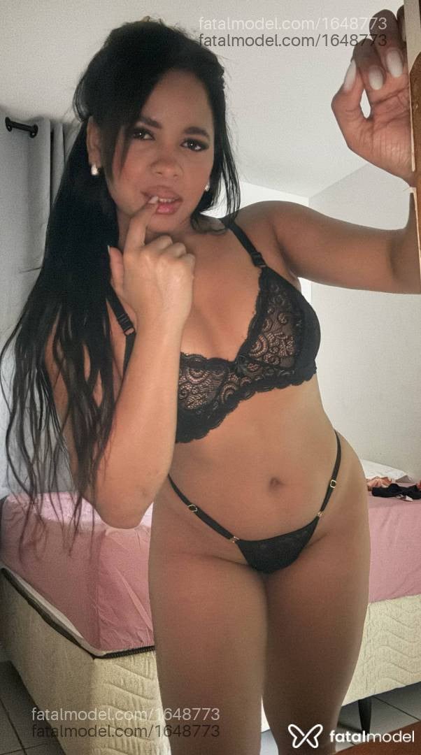 Acompanhante mulher morena (o) de olhos castanhos - Allana