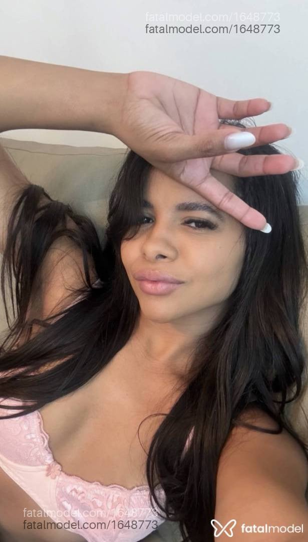 Acompanhante mulher morena (o) de olhos castanhos - Allana