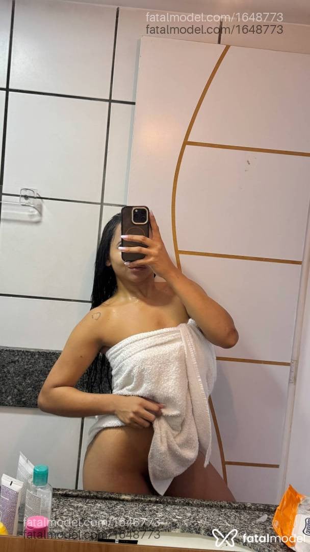 Acompanhante mulher morena (o) de olhos castanhos - Allana
