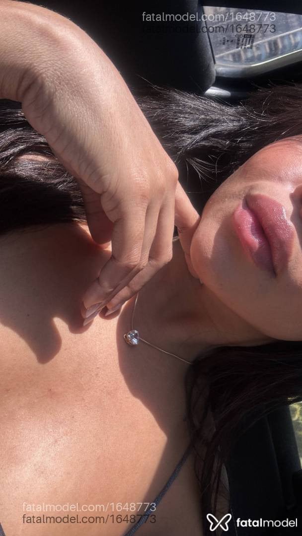 Acompanhante mulher morena (o) de olhos castanhos - Allana