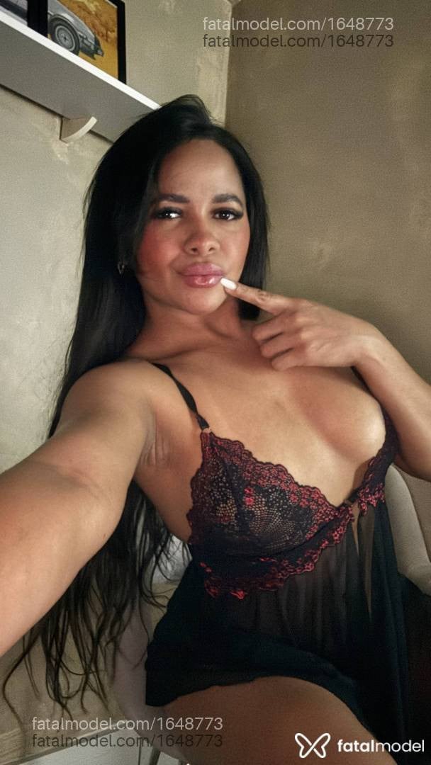 Acompanhante mulher morena (o) de olhos castanhos - Allana