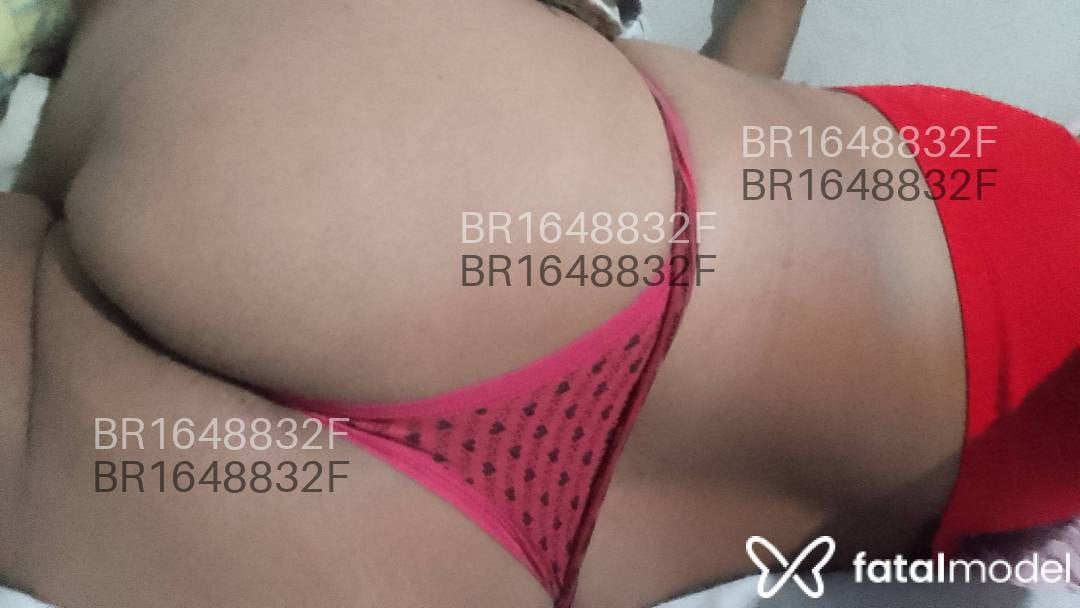 Acompanhante travesti com cabelo castanho de olhos castanhos - Luiza