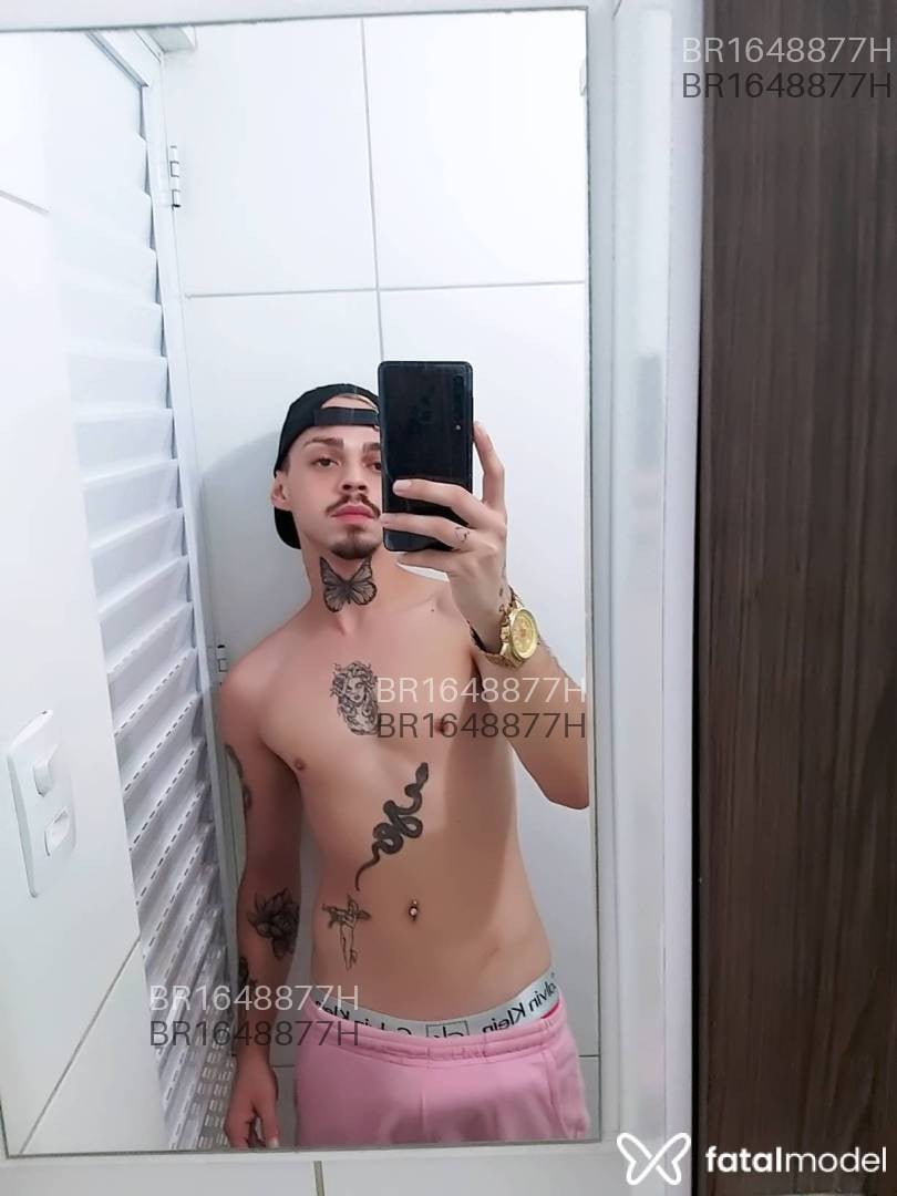 Acompanhante homem loira (o) de olhos castanhos em Balneário Camboriú - Erike avantajado