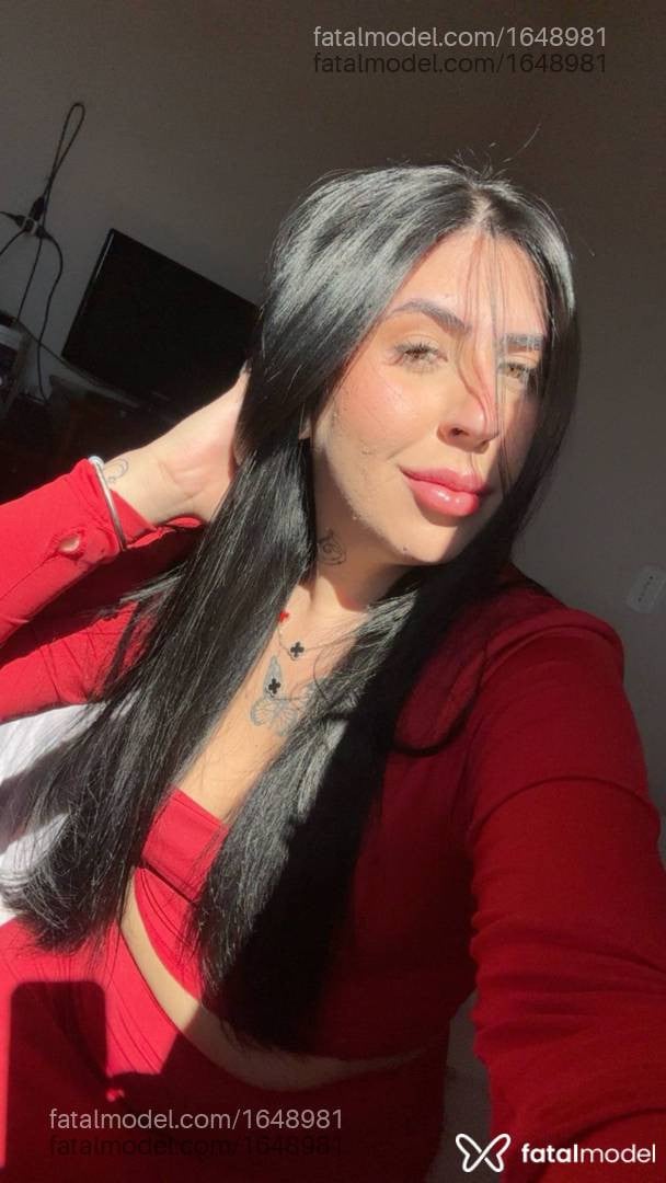 Acompanhante mulher com cabelo castanho de olhos verdes em Sorocaba - Bruna Miler
