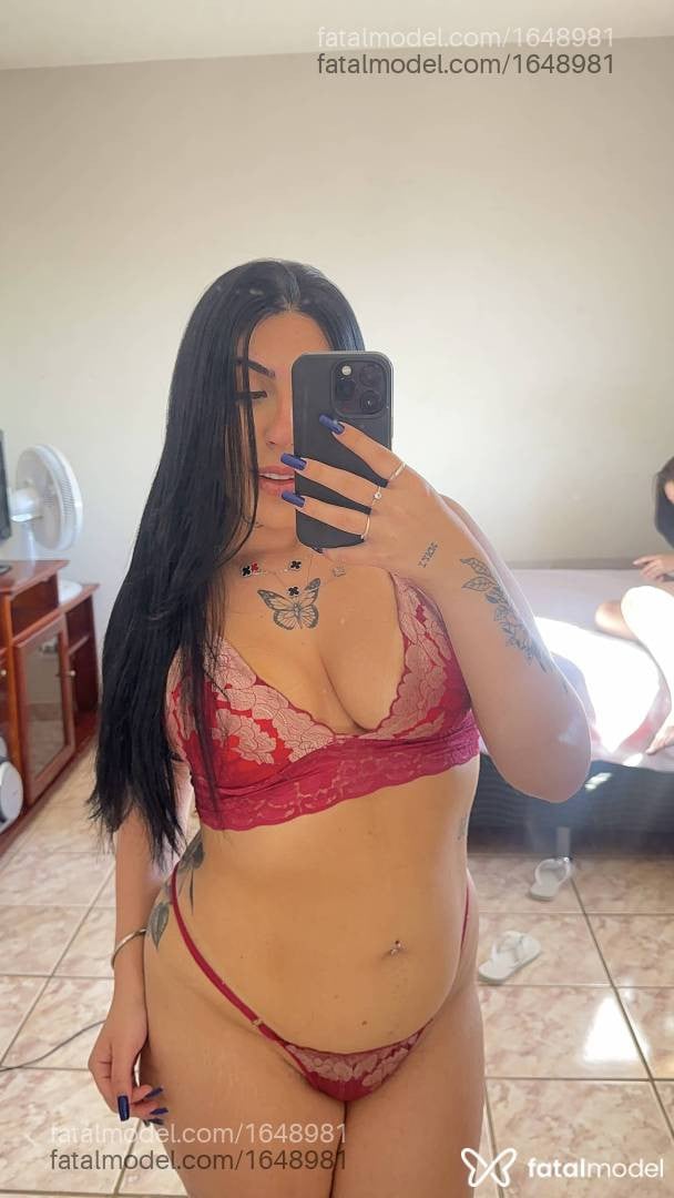 Acompanhante mulher com cabelo castanho de olhos verdes em Sorocaba - Bruna Miler