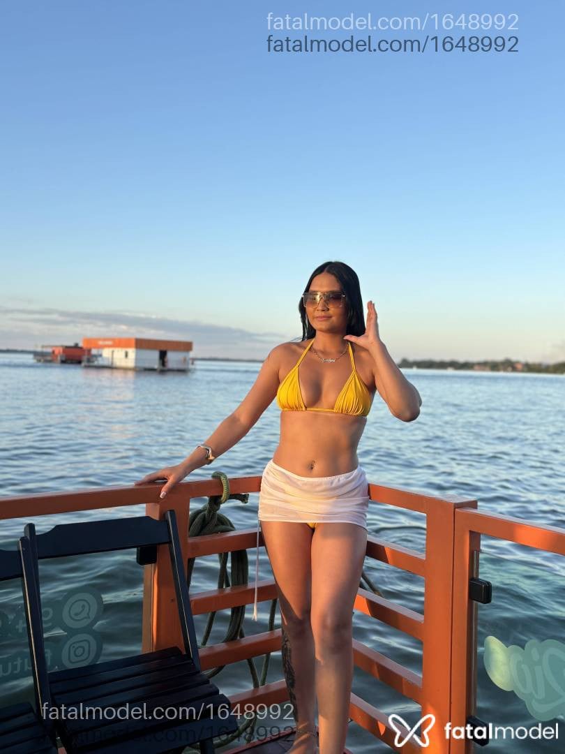 Acompanhante mulher morena (o) de olhos castanhos - Vitória