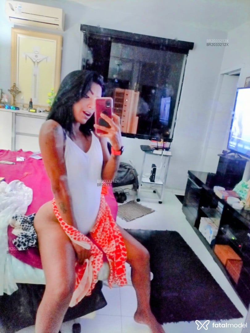 Acompanhante mulher trans morena (o) de olhos castanhos em São Paulo - Isabelly Guimarães