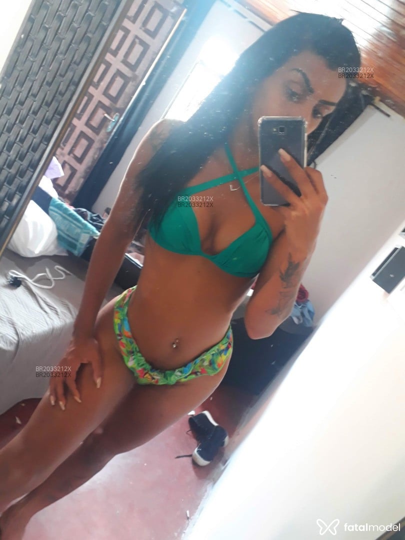 Acompanhante mulher trans morena (o) de olhos castanhos em São Paulo - Isabelly Guimarães