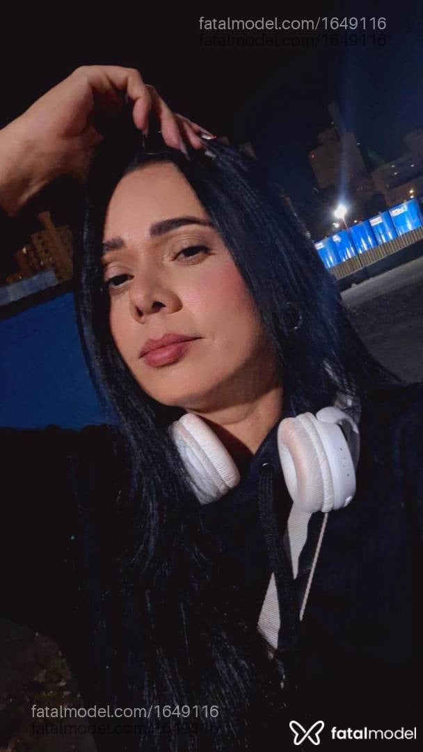 Acompanhante mulher morena (o) de olhos castanhos - Mel Vieira