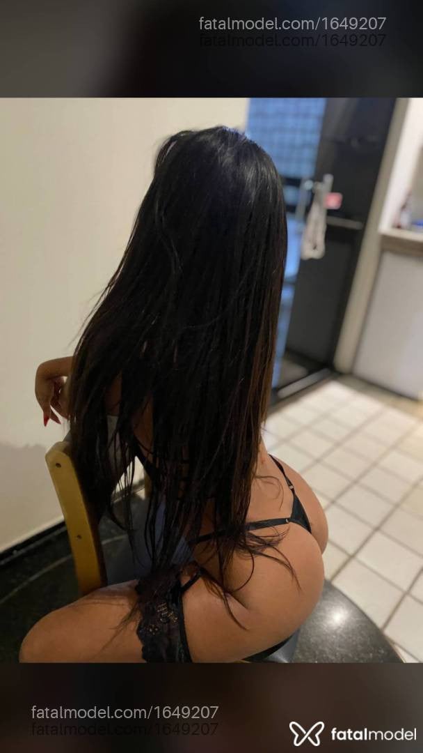 Acompanhante mulher morena (o) de olhos pretos - Liz Tavares