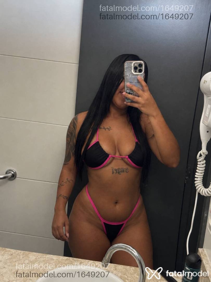 Acompanhante mulher morena (o) de olhos pretos - Liz Tavares
