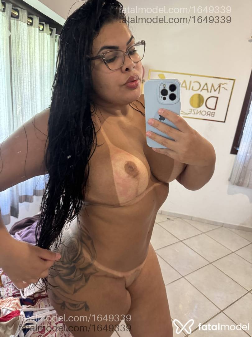 Acompanhante mulher morena (o) de olhos pretos - Raquel Albuquerque