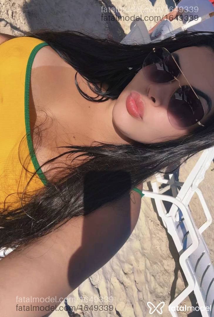 Acompanhante mulher morena (o) de olhos pretos - Raquel Albuquerque