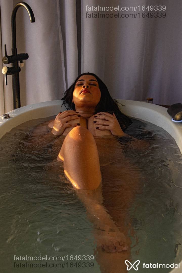 Acompanhante mulher morena (o) de olhos pretos - Raquel Albuquerque