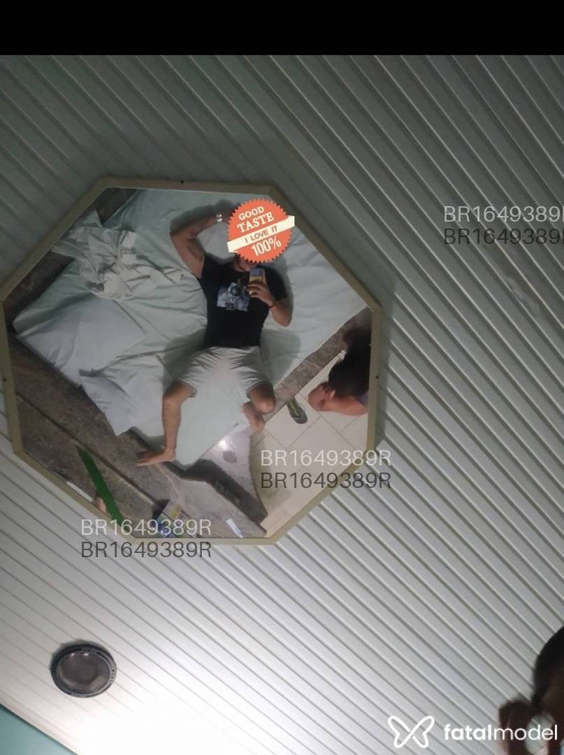 Acompanhante homem morena (o) de olhos castanhos em São José - Diogo