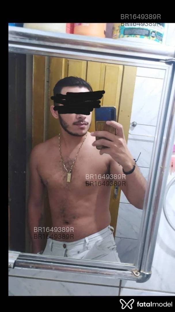 Acompanhante homem morena (o) de olhos castanhos em São José - Diogo