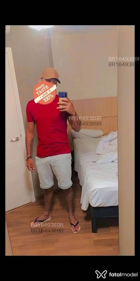 Acompanhante homem morena (o) de olhos castanhos em São José - Diogo