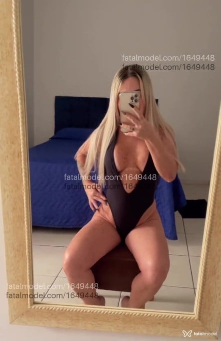 Acompanhante mulher loira (o) de olhos azuis - Babi