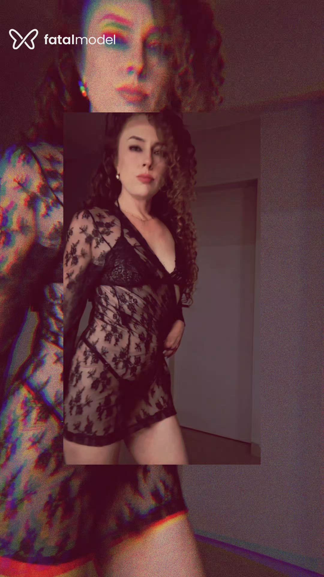 Acompanhante mulher loira (o) de olhos azuis - Sarah Acompanhante mulher loira (o) de olhos azuis - Sarah