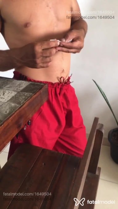 Acompanhante homem morena (o) de olhos castanhos em Virtual - Black
