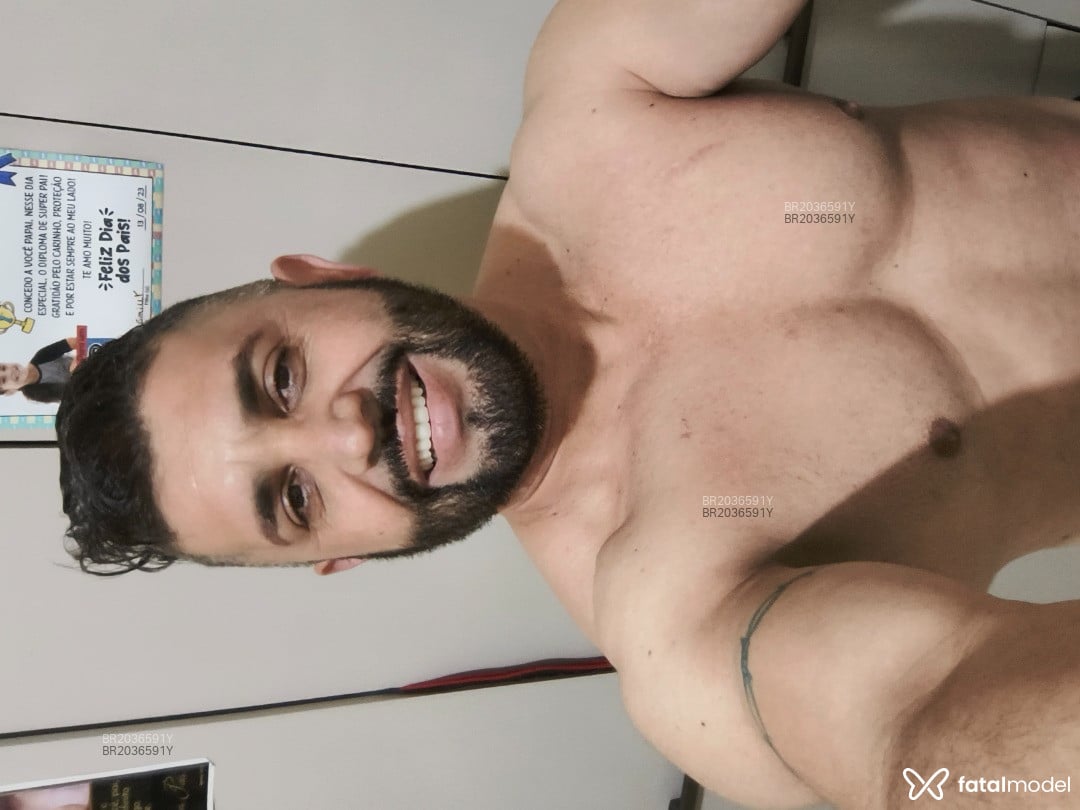 Acompanhante homem com cabelo castanho de olhos mel em Virtual - Frank