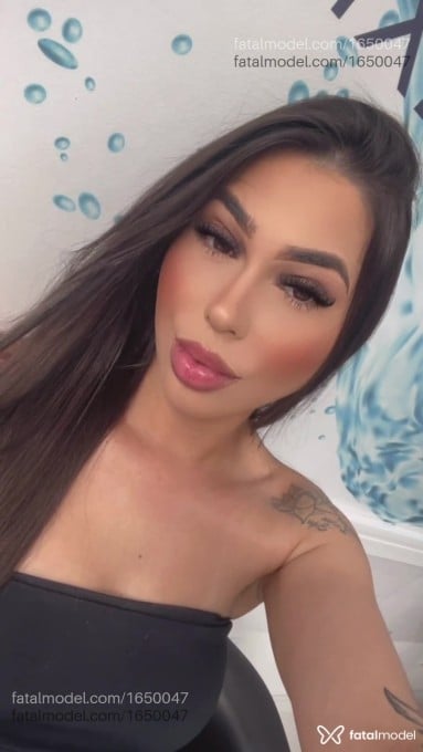 Acompanhante mulher com cabelo castanho de olhos castanhos em Curitiba Acompanhante mulher com cabelo castanho de olhos castanhos em Curitiba - Bruna Alencar