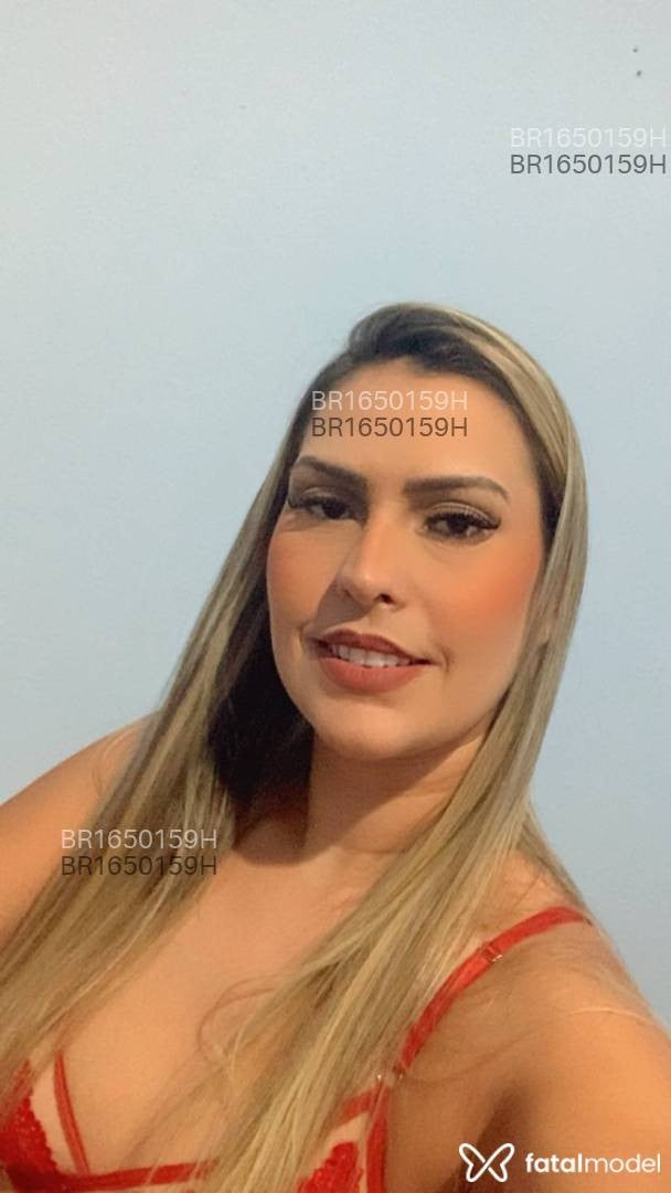 Acompanhante mulher loira (o) de olhos castanhos em Catalão - Larissa