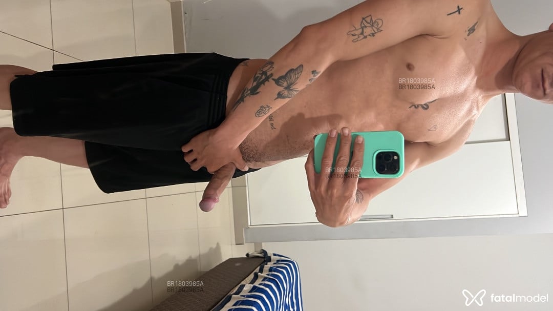 Acompanhante homem com cabelo castanho de olhos mel em Coxim Acompanhante homem com cabelo castanho de olhos mel em Coxim - Marcelo Júnior
