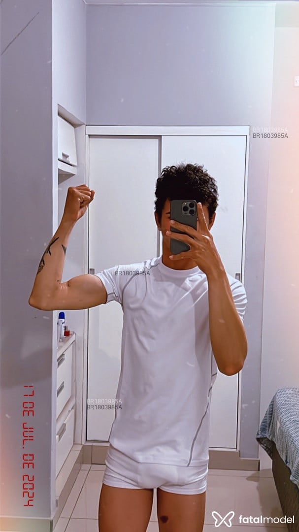 Acompanhante homem com cabelo castanho de olhos mel em Coxim Acompanhante homem com cabelo castanho de olhos mel em Coxim - Marcelo Júnior