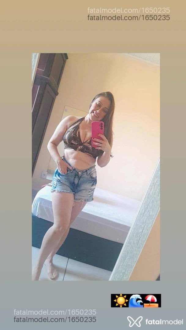 Acompanhante mulher com cabelo castanho de olhos castanhos - Karen Bianco