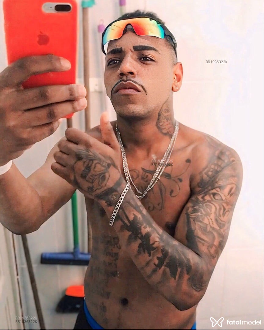 Acompanhante homem morena (o) de olhos castanhos - Morenão Acompanhante homem morena (o) de olhos castanhos - Morenão