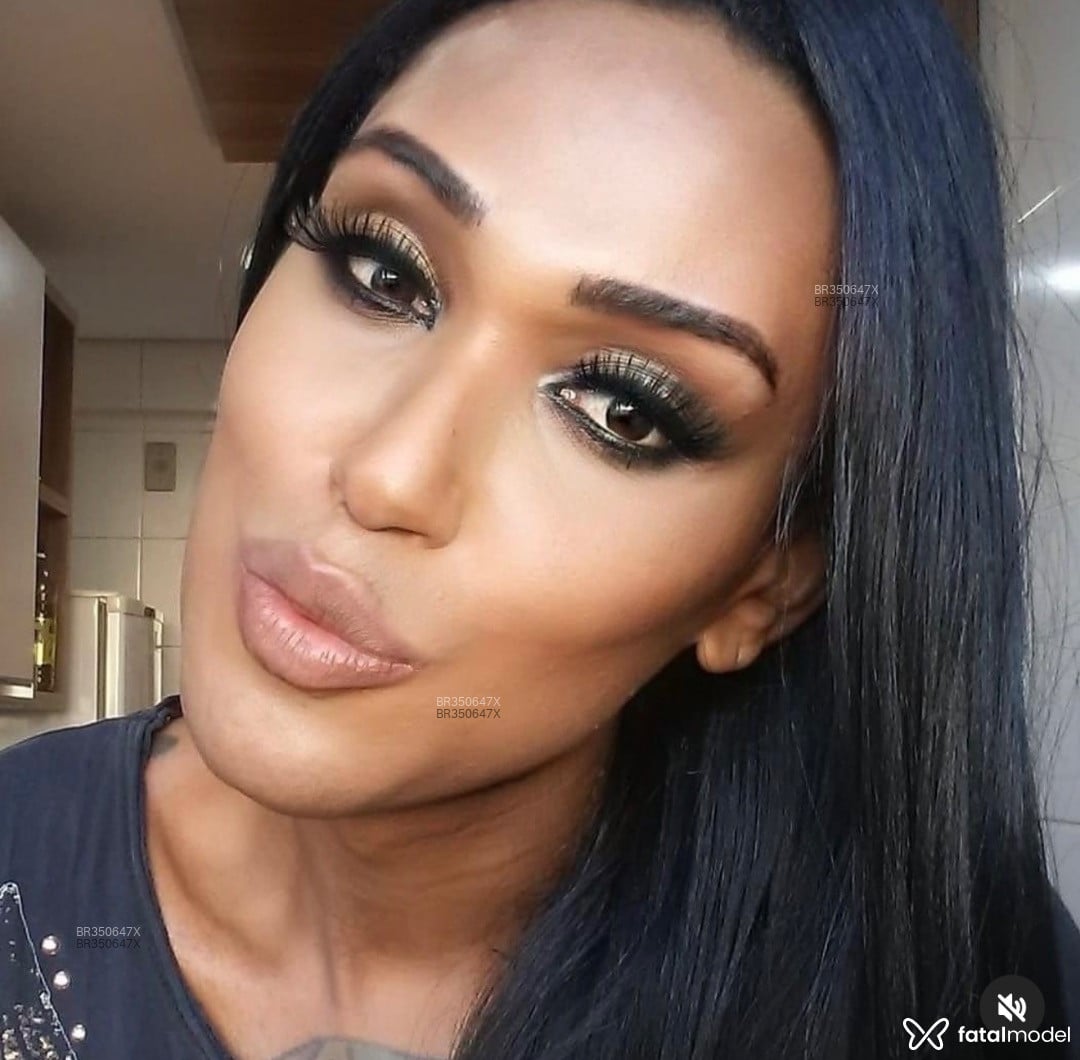 Acompanhante mulher trans morena (o) de olhos pretos em São Paulo - CAROL MELLO BBC