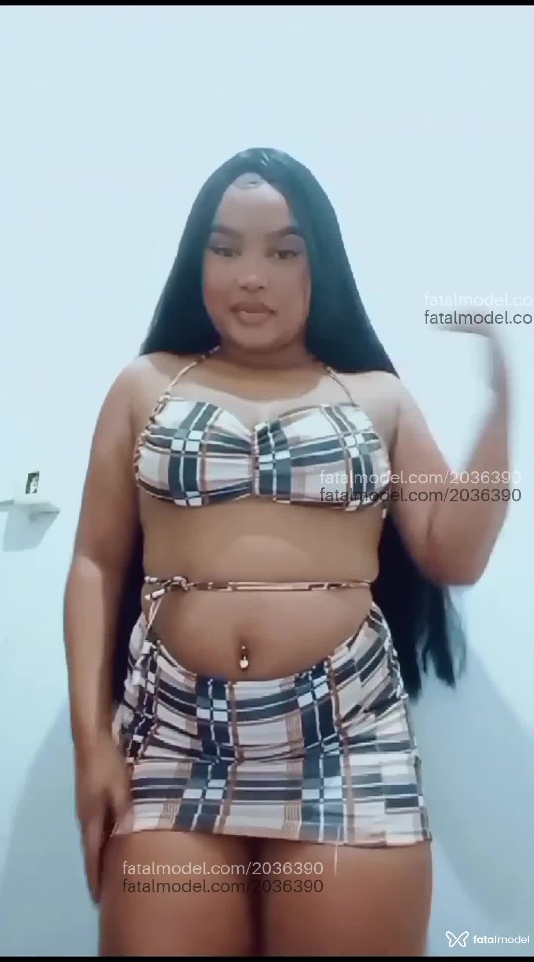 Acompanhante mulher morena (o) de olhos castanhos em Resende - Angel