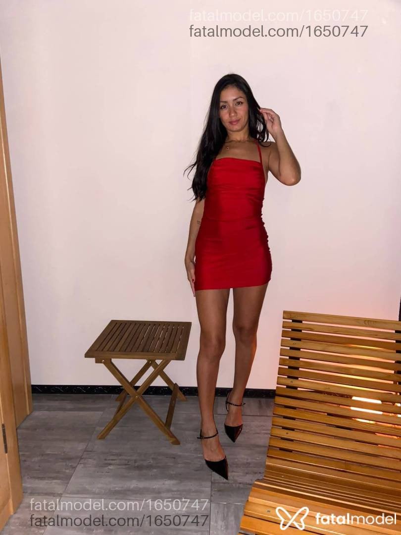 Acompanhante mulher morena (o) de olhos castanhos - Nicole Ribeiro