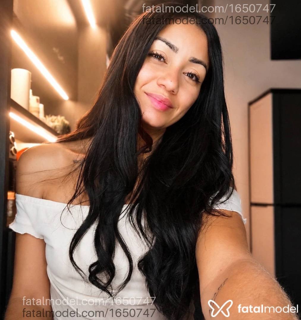 Acompanhante mulher morena (o) de olhos castanhos - Nicole Ribeiro