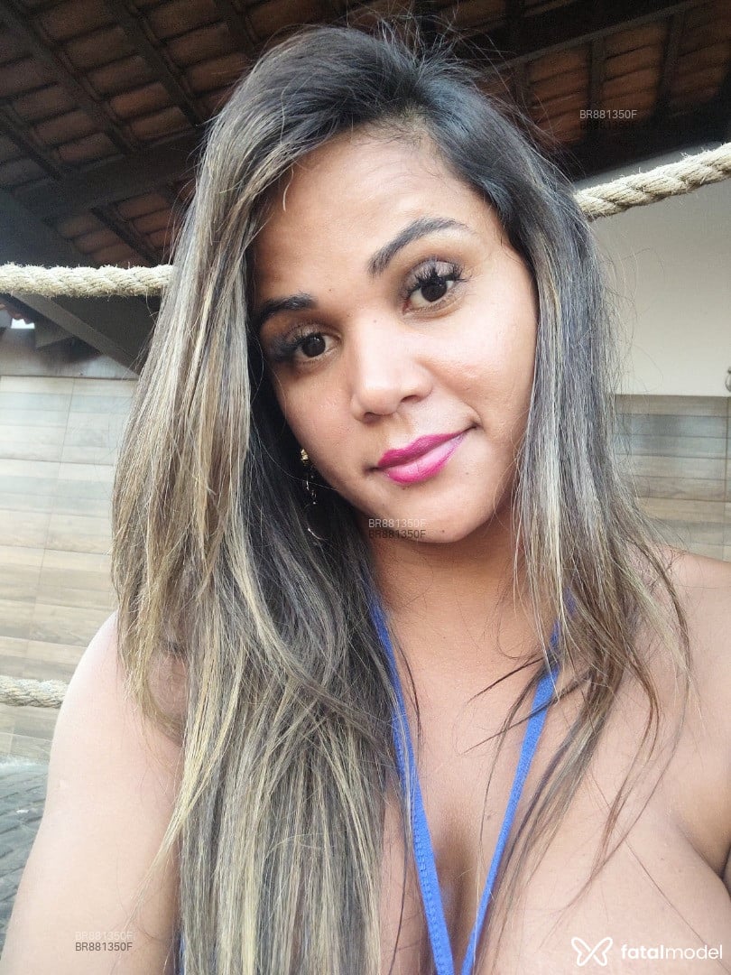 Acompanhante mulher trans morena (o) de olhos castanhos em Jataí Acompanhante mulher trans morena (o) de olhos castanhos em Jataí - Mariana Rios
