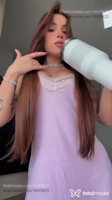 Acompanhante mulher com cabelo castanho de olhos castanhos em Goiânia - Lara Bitencount