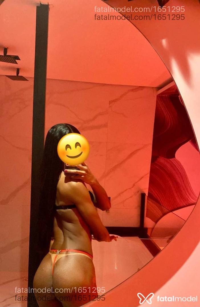 Acompanhante mulher trans morena (o) de olhos castanhos - Alice
