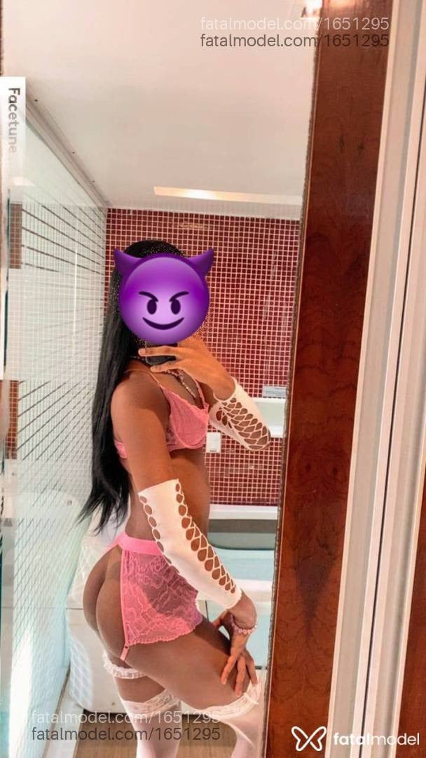 Acompanhante mulher trans morena (o) de olhos castanhos em Virtual - Lara